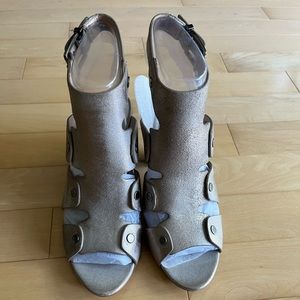 Vince Camuto Ekerd New in Box Cone Heel Sandals